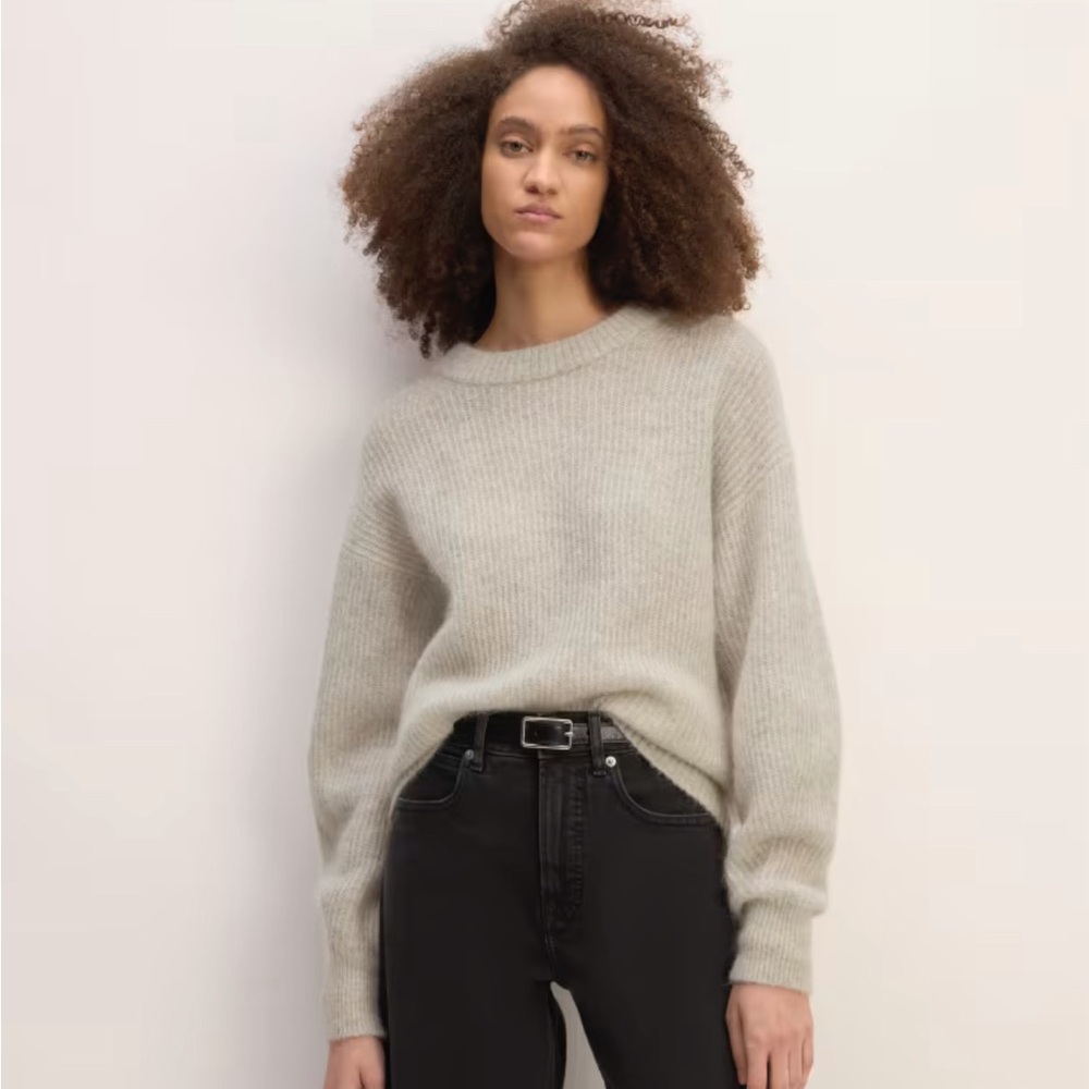 Everlane Alpaca wool crew sweater in Almond